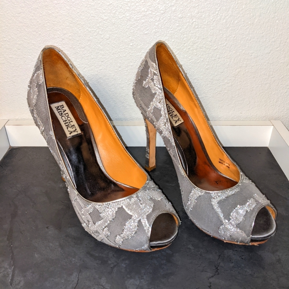 Badgley Mishcka peep toe pumps
